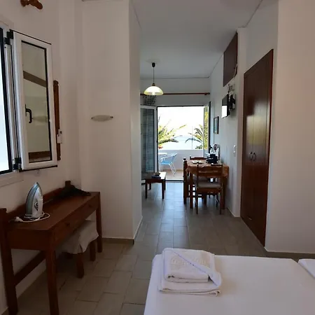 Morpheas Rooms Palaiochora Exterior photo